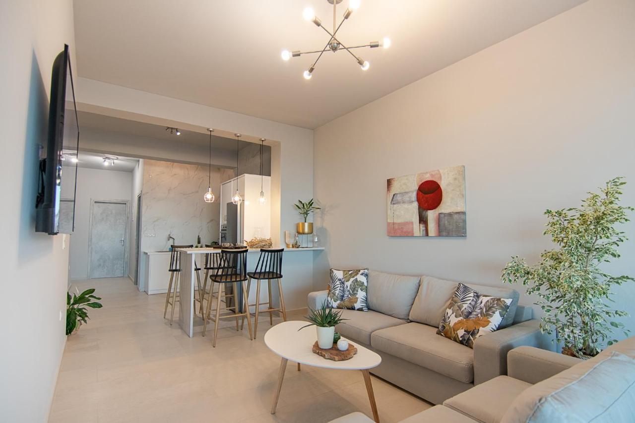 Georgianna'S Suite With Private Pool , 'Blank Suite' Charokopio Bagian luar foto