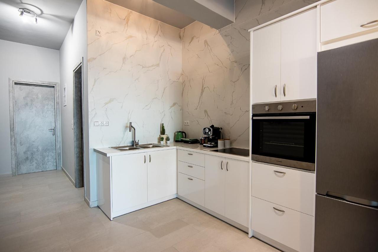 Georgianna'S Suite With Private Pool , 'Blank Suite' Charokopio Bagian luar foto