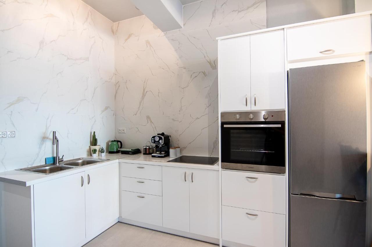 Georgianna'S Suite With Private Pool , 'Blank Suite' Charokopio Bagian luar foto