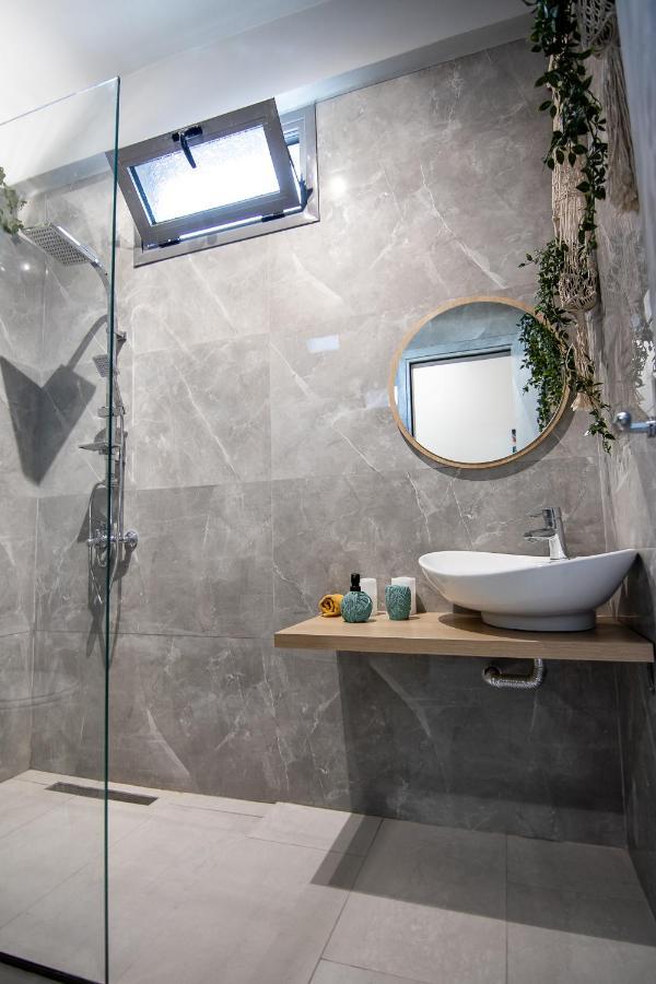 Georgianna'S Suite With Private Pool , 'Blank Suite' Charokopio Bagian luar foto