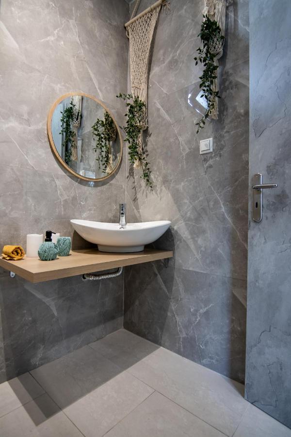 Georgianna'S Suite With Private Pool , 'Blank Suite' Charokopio Bagian luar foto