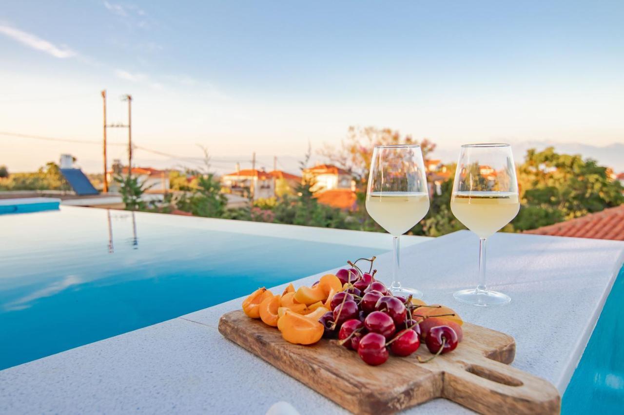 Georgianna'S Suite With Private Pool , 'Blank Suite' Charokopio Bagian luar foto