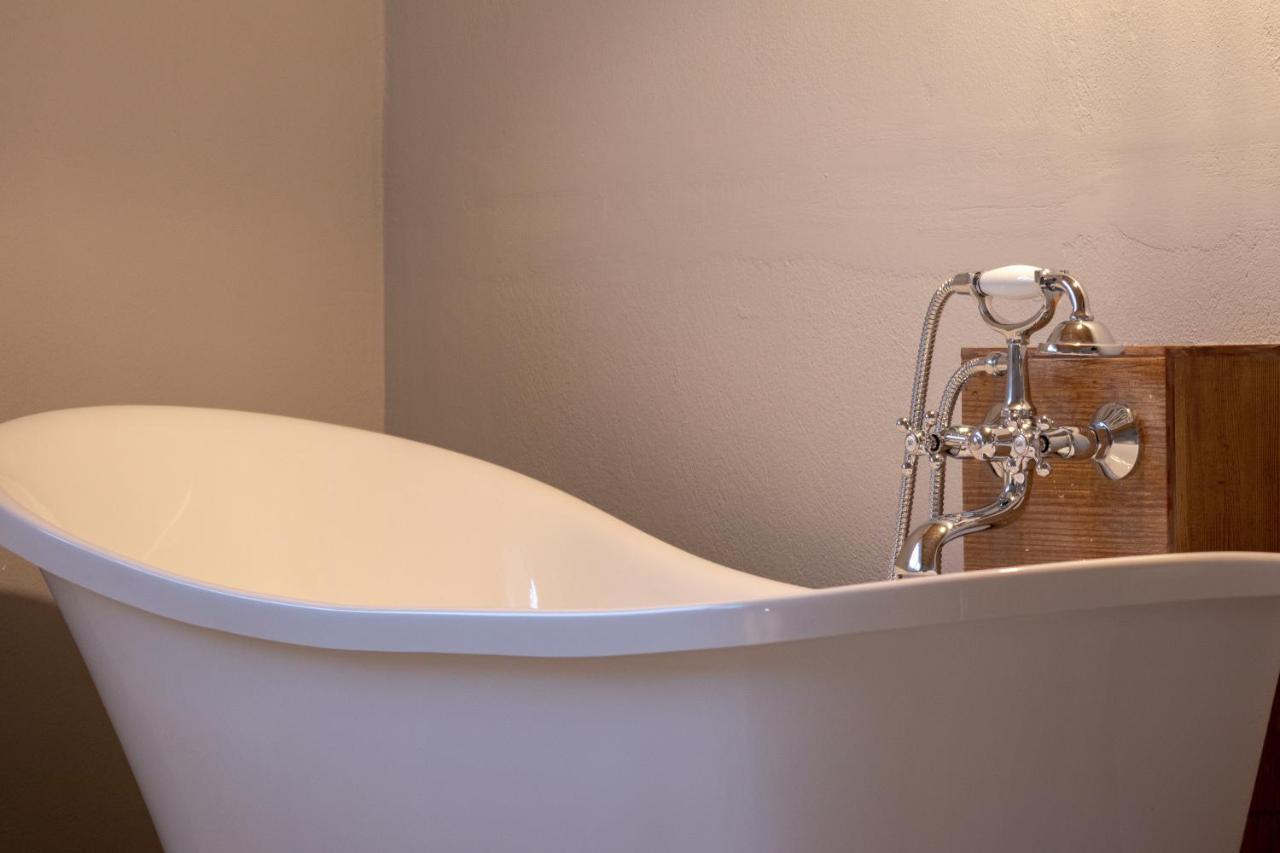 Georgianna'S Suite With Private Pool , 'Blank Suite' Charokopio Bagian luar foto