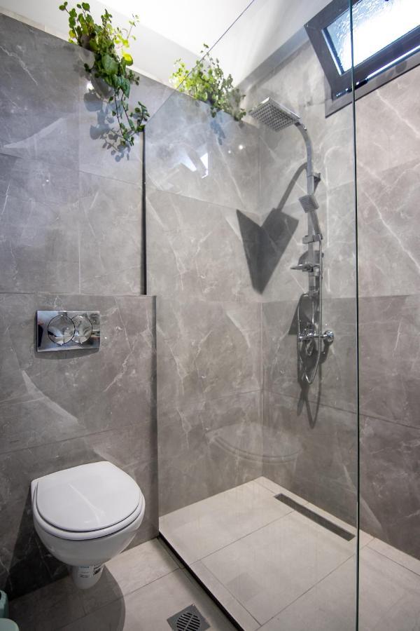Georgianna'S Suite With Private Pool , 'Blank Suite' Charokopio Bagian luar foto